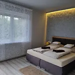 Lilian Apartmanhaz شقة شيوفوك
