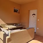 Lilian Apartmanhaz شقة شيوفوك