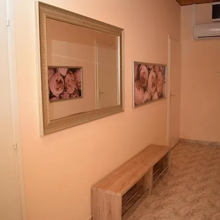 Lilian Apartmanhaz Apartament