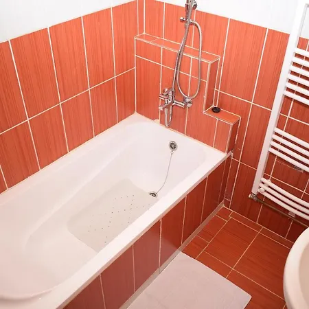 Lilian Apartmanhaz Daire *