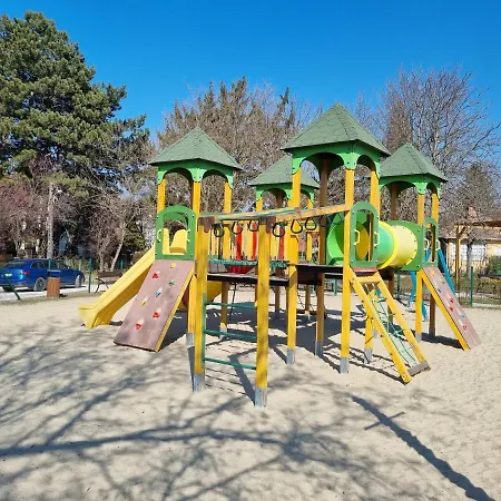 Lilian Apartmanhaz شقة
