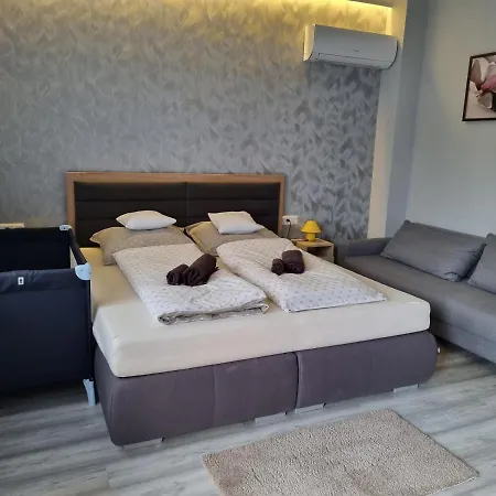 Lilian Apartmanhaz Siofok