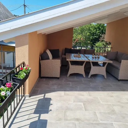 Lilian Apartmanhaz Daire Siofok