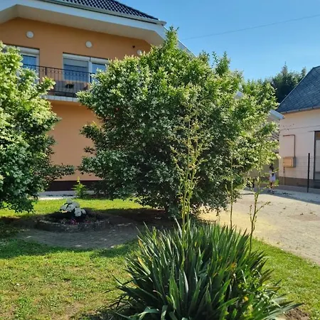 Lilian Apartmanhaz Daire Siofok