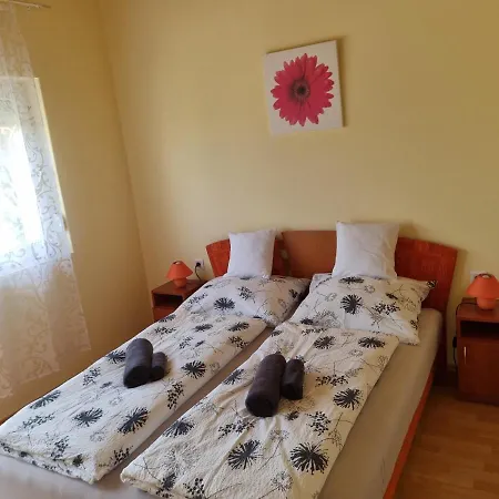 Lilian Apartmanhaz Daire Siofok