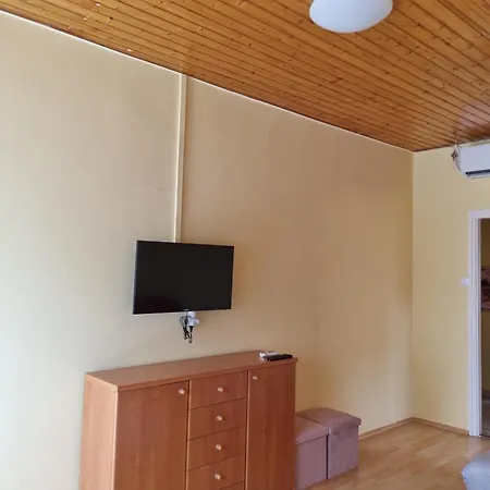 Lilian Apartmanhaz アパート *