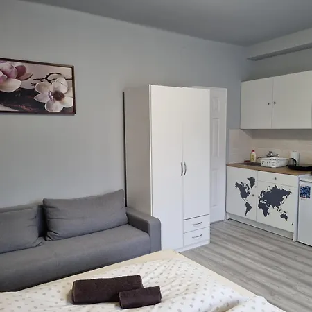 Lilian Apartmanhaz *