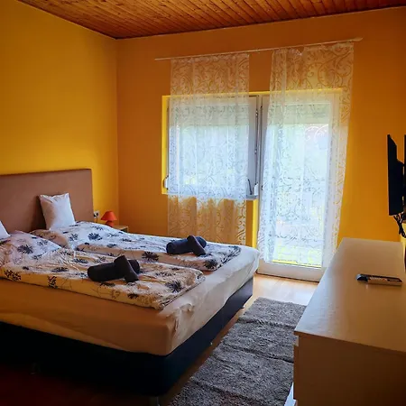 Lilian Apartmanhaz Siófok